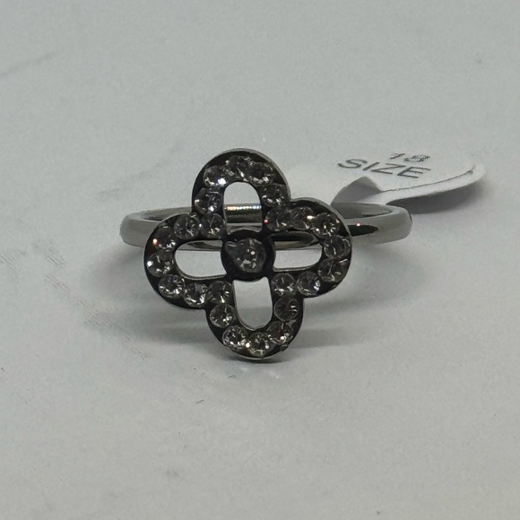 Silver Tone Crystal Rhinestone Clove Stainless Steel Fashion Ring SZ 7 - Picture 2 of 7